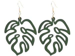 Etnoria Wild Monstera – Boho drvene handmade minđuše, sa dizajnom prirodni motiv list