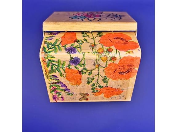 Etnoria Dekupaž kutija sa leptirima i cvećem - ručni rad - Leptirova Tajna