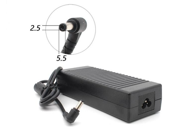 Punjač za laptop 135W